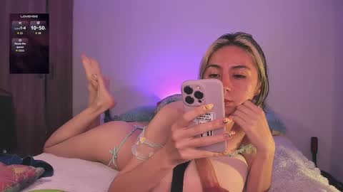 Aria Kess  online show from 10/17/25, 10:45