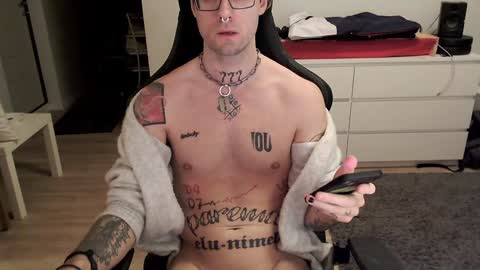 Snapshot of kyle_alternative chatting on 01/12/25, 06:38 Kyle online show from 01/12/25, 06:38