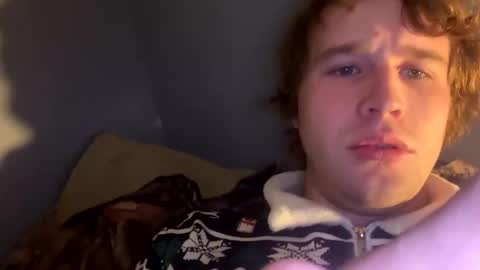 Snapshot of kylelovepussy69 chatting on 02/18/25, 12:17 kylelovepussy69 online show from 02/18/25, 12:17