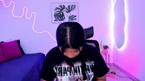 Snapshot of kylerose07 chatting on 09/21/25, 01:40 kyle online show from 09/21/25, 01:40