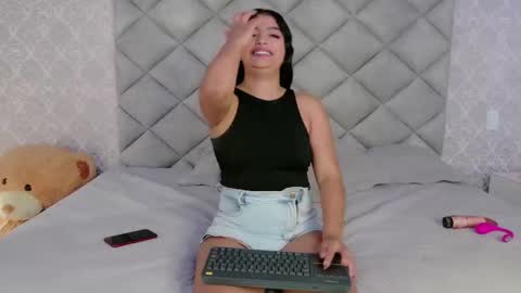 Snapshot of kylerose07 chatting on 10/27/25, 01:37 kyle online show from 10/27/25, 01:37