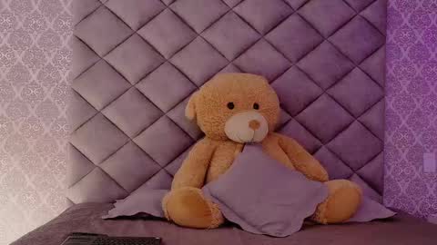 Snapshot of kylerose07 chatting on 11/03/25, 02:40 kyle online show from 11/03/25, 02:40