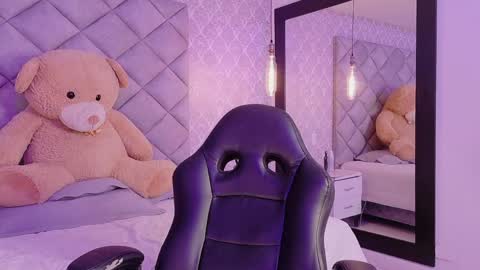 Snapshot of kylerose07 chatting on 11/18/25, 03:01 kyle online show from 11/18/25, 03:01