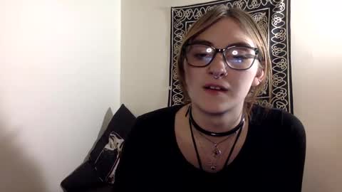 Kylianna online show from 10/11/25, 11:14