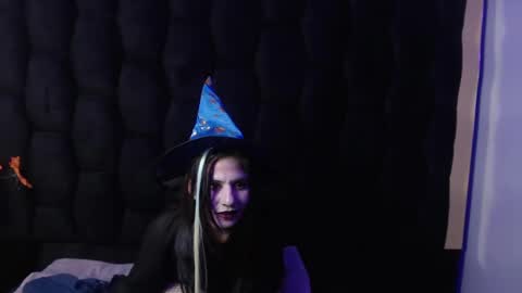 Snapshot of kylie_bloom chatting on 10/18/25, 09:59 kylie_bloom online show from 10/18/25, 09:59