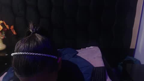 Snapshot of kylie_bloom chatting on 10/21/25, 08:42 kylie_bloom online show from 10/21/25, 08:42