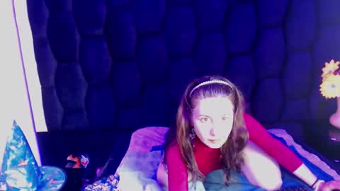 Snapshot of kylie_bloom chatting on 10/28/25, 08:22 kylie_bloom online show from 10/28/25, 08:22