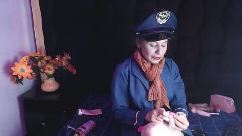 Snapshot of kylie_bloom chatting on 11/14/25, 10:07 kylie_bloom online show from 11/14/25, 10:07