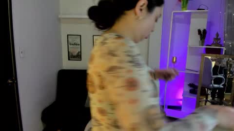 kylie online show from 09/10/25, 01:22