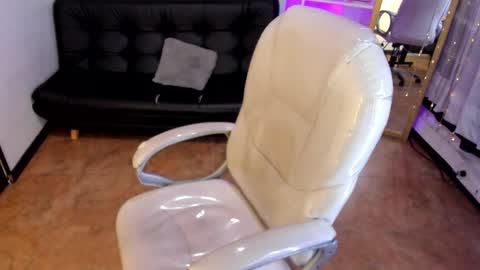 kylie online show from 09/24/25, 02:31