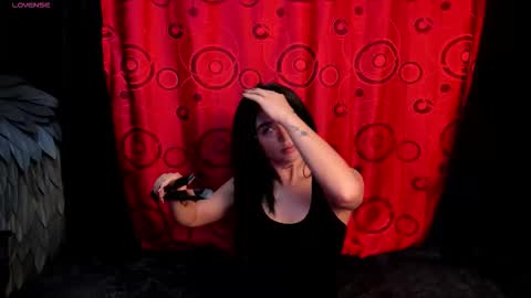 Snapshot of kylie_foxx1 chatting on 09/09/25, 07:13 submissive demon Please help me to reach 500 thumbs up online show from 09/09/25, 07:13