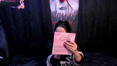Snapshot of kylie_foxx1 chatting on 09/26/25, 12:14 submissive demon Please help me to reach 500 thumbs up online show from 09/26/25, 12:14