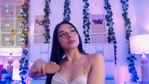 Snapshot of kylie_golden chatting on 12/18/24, 04:28 Kylie Myers online show from 12/18/24, 04:28