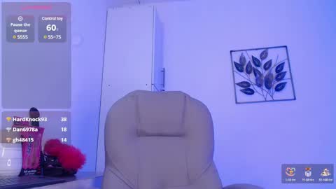 Snapshot of kylie_golden chatting on 12/28/24, 07:01 Kylie Myers online show from 12/28/24, 07:01