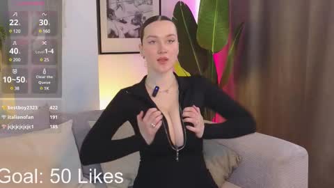 Snapshot of kylie_moss chatting on 02/17/25, 06:31 Anna online show from 02/17/25, 06:31