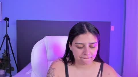Snapshot of kylie_reyes chatting on 01/15/25, 07:01 Kylie Reyes online show from 01/15/25, 07:01