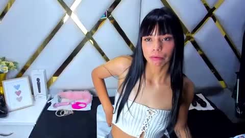 Snapshot of kylie_sexx chatting on 12/05/24, 02:31 kylie online show from 12/05/24, 02:31