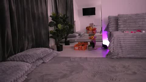 Snapshot of kyliejoyce chatting on 11/13/25, 09:36 Kylie online show from 11/13/25, 09:36