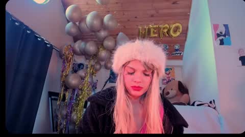 Snapshot of kyliekandy chatting on 01/21/25, 03:43 online show from 01/21/25, 03:43