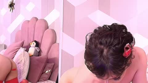 Snapshot of kyliemonnet chatting on 11/05/25, 08:31 Kylie jl online show from 11/05/25, 08:31