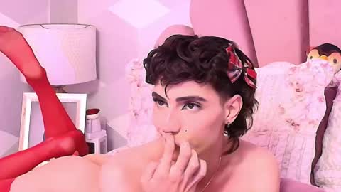 Snapshot of kyliemonnet chatting on 11/14/25, 10:29 Kylie jl online show from 11/14/25, 10:29