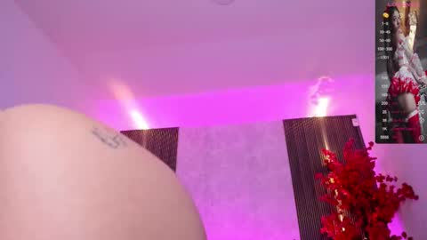 Snapshot of kyliie_jones chatting on 02/13/25, 11:17 KYLIE online show from 02/13/25, 11:17