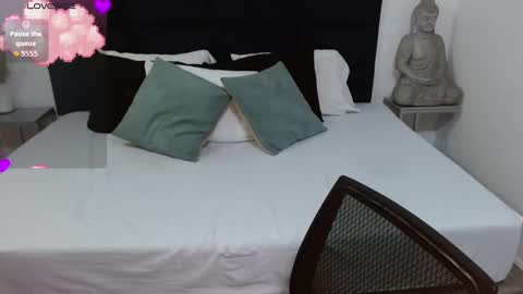 Snapshot of kyliiebaker chatting on 10/08/25, 10:46 Kylie online show from 10/08/25, 10:46