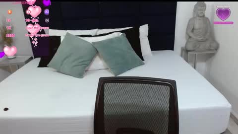 Snapshot of kyliiebaker chatting on 10/16/25, 10:27 Kylie online show from 10/16/25, 10:27