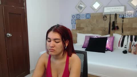 Snapshot of kyliiebaker chatting on 11/16/25, 10:54 Kylie online show from 11/16/25, 10:54