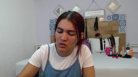 Snapshot of kyliiebaker chatting on 11/19/25, 11:32 Kylie online show from 11/19/25, 11:32