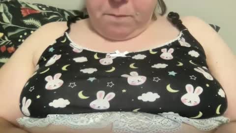 Snapshot of kylorencat chatting on 01/22/25, 02:48 KYLO online show from 01/22/25, 02:48