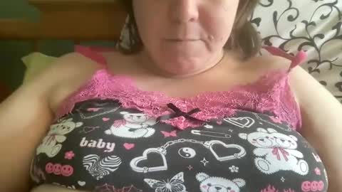 Snapshot of kylorencat chatting on 03/11/25, 08:09 KYLO online show from 03/11/25, 08:09