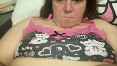 Snapshot of kylorencat chatting on 11/11/25, 07:14 KYLO online show from 11/11/25, 07:14