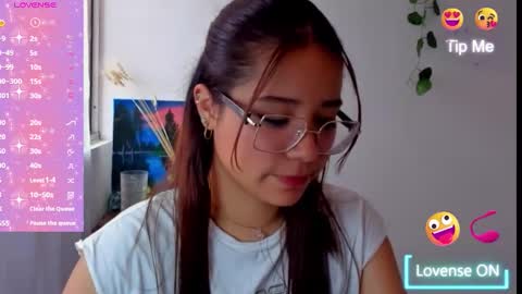 Snapshot of kyomi_beth chatting on 09/20/25, 01:12 kyomi online show from 09/20/25, 01:12