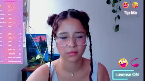 Snapshot of kyomi_beth chatting on 09/23/25, 05:27 kyomi online show from 09/23/25, 05:27
