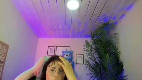 Kyomi online show from 03/05/25, 12:22