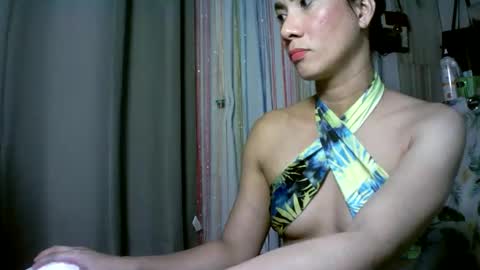 Snapshot of kyutshyne chatting on 02/19/25, 02:44 kyutshyne online show from 02/19/25, 02:44