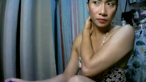 Snapshot of kyutshyne chatting on 02/21/25, 02:48 kyutshyne online show from 02/21/25, 02:48