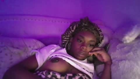 Snapshot of l11byy chatting on 10/19/25, 03:40 Preshh online show from 10/19/25, 03:40