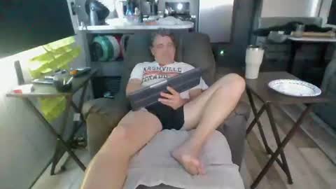 Snapshot of l8tniter chatting on 11/15/25, 02:46 l8tniter online show from 11/15/25, 02:46