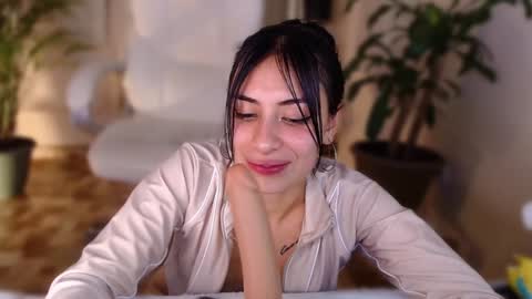 Snapshot of l_e_a chatting on 12/04/24, 06:44 l_e_a online show from 12/04/24, 06:44