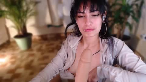 Snapshot of l_e_a chatting on 01/26/25, 10:12 l_e_a online show from 01/26/25, 10:12