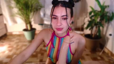 Snapshot of l_e_a chatting on 03/12/25, 05:57 l_e_a online show from 03/12/25, 05:57