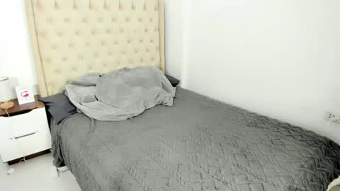 Snapshot of la_vida_lena_ chatting on 12/25/24, 08:50 la_vida_lena_ online show from 12/25/24, 08:50