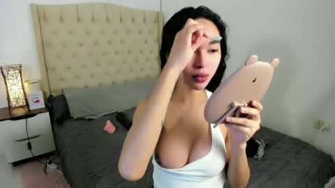 Snapshot of la_vida_lena_ chatting on 02/03/25, 12:04 la_vida_lena_ online show from 02/03/25, 12:04