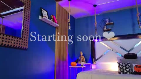 Cris  online show from 10/17/25, 11:02