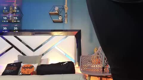 Cris  online show from 10/20/25, 10:59