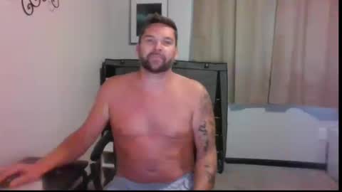 Snapshot of ladiesmandaddy chatting on 09/19/25, 04:51 Don Kedick online show from 09/19/25, 04:51
