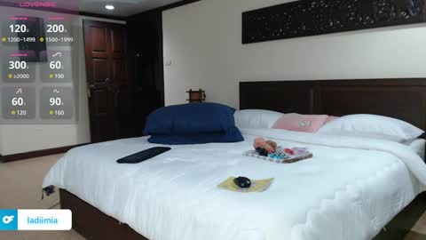 Mia online show from 12/04/24, 10:30