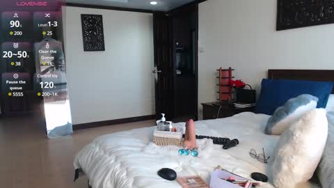 Mia online show from 03/05/25, 06:23